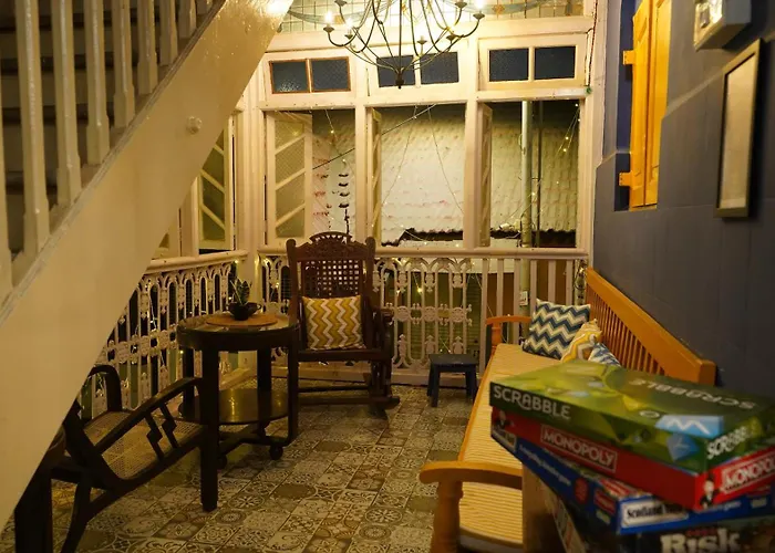 Gosolo Stays Bandra Hostel