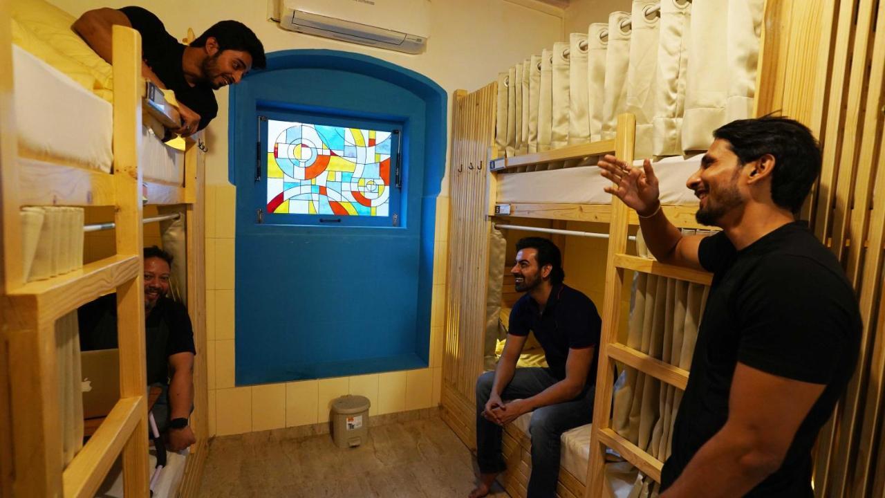छात्रावास Gosolo Bandra Mumbai