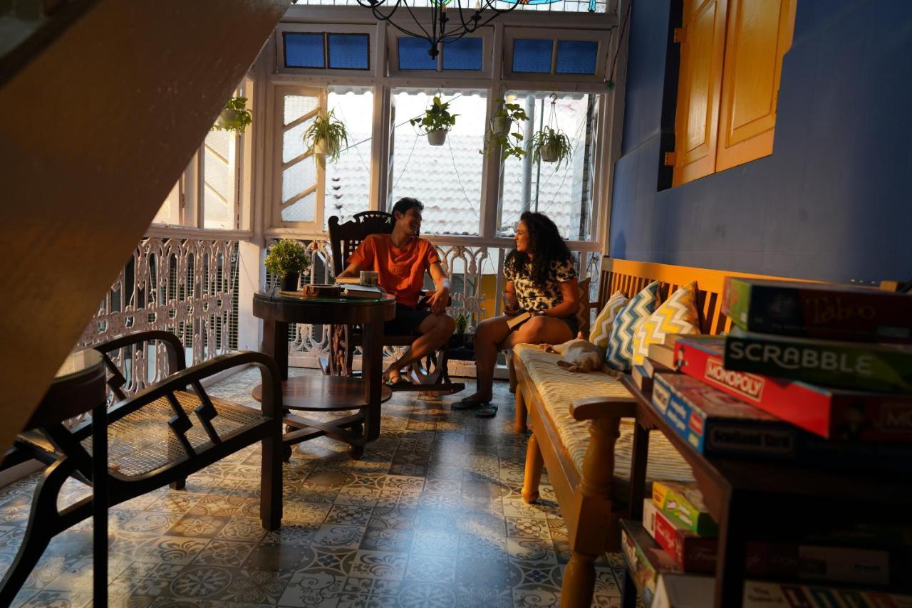 छात्रावास Gosolo Bandra Mumbai